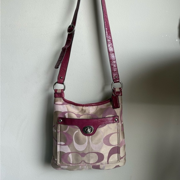 Coach Handbags - Coach Penelope Optic Signature Hippie Crossbody Bag